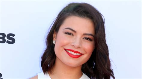 Miranda Cosgrove Confessed To A Mortifying Wardrobe。